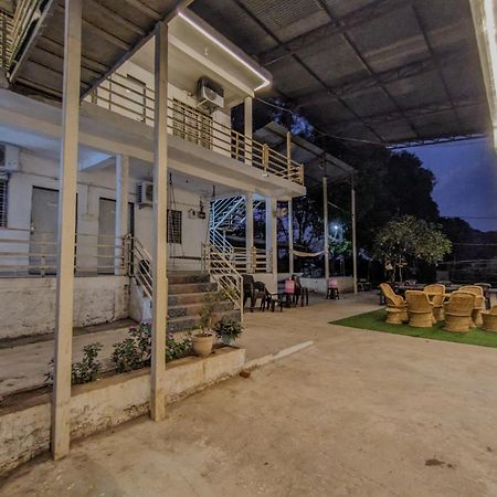 V J Farmstay Garudeshwar エクステリア 写真